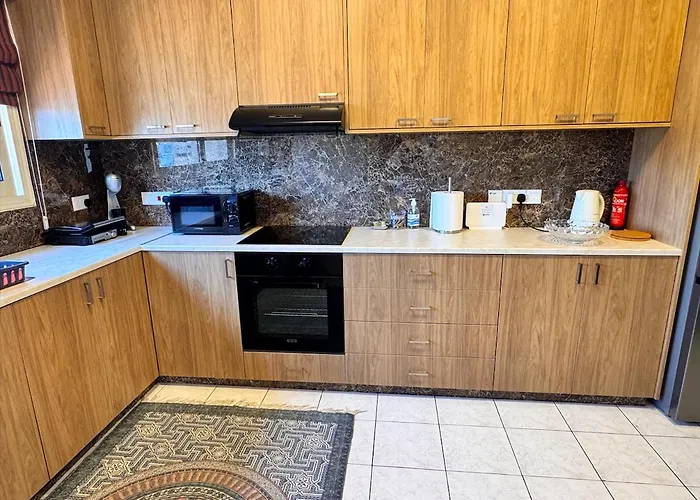 Family House アパート リマソール