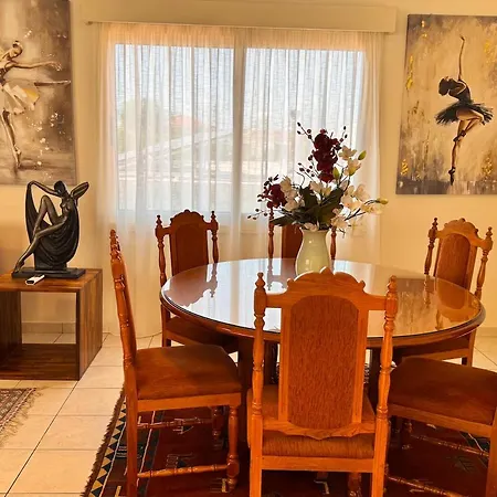 Family House * リマソール