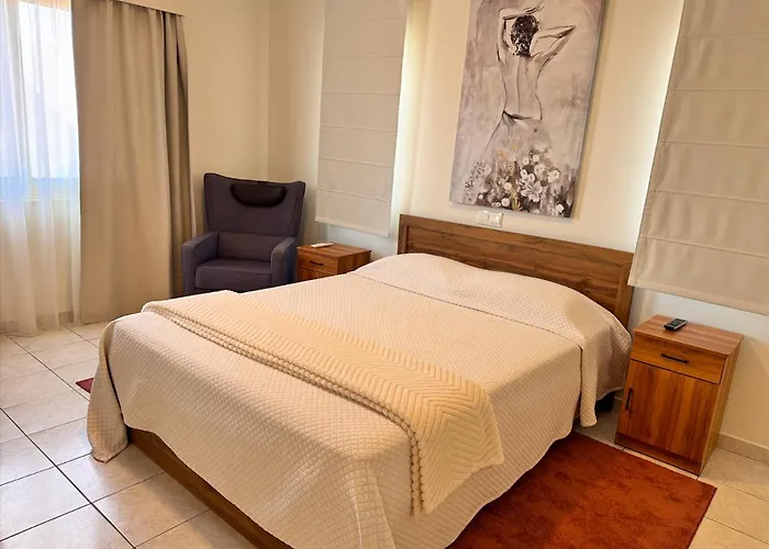 Family House リマソール